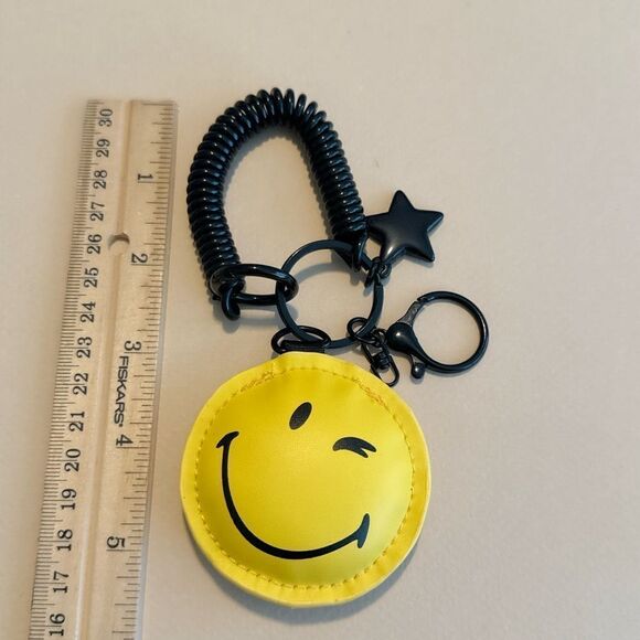 Smiley face keychain M1119 - Picture 4 of 4